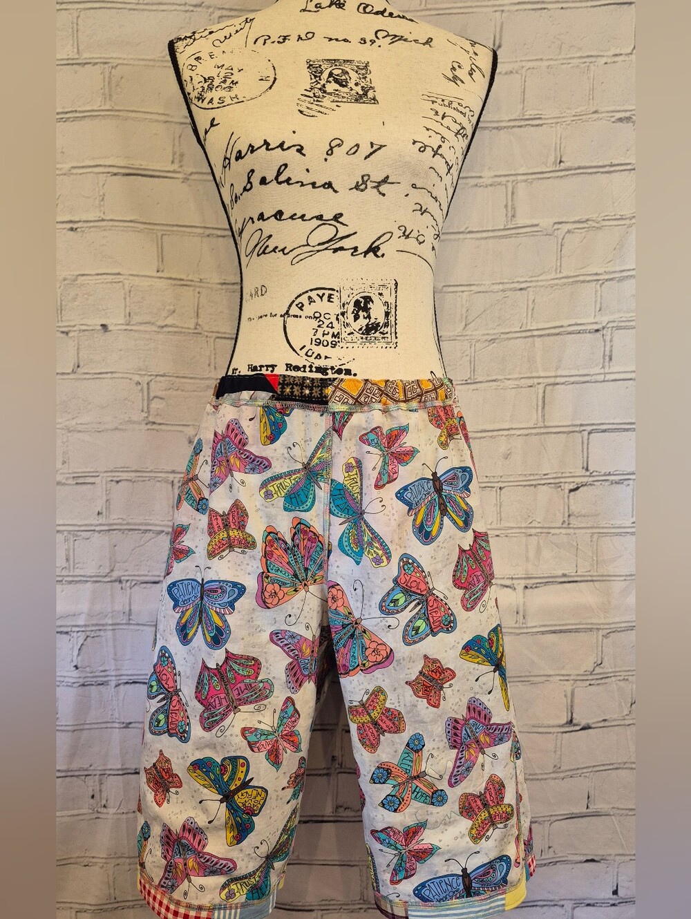 Patchwork Colorblock Knee-Length Shorts - Picture 3 of 4